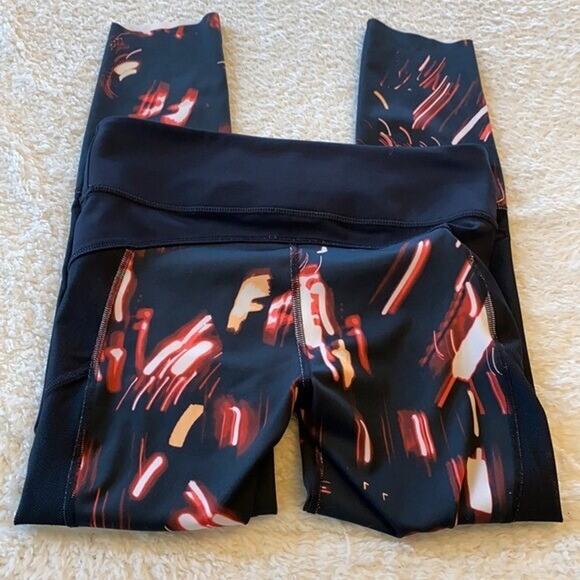 Under Armour Leggings Womens Small Black Red Compression Heat Gear Flames - Picture 5 of 10